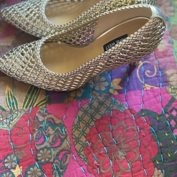 Nine West Gold Woven Heels - Picture 3 of 11